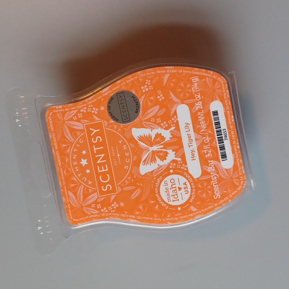 4/$15 - Scentsy Melt. "Hey, Tiger Lily" scent.